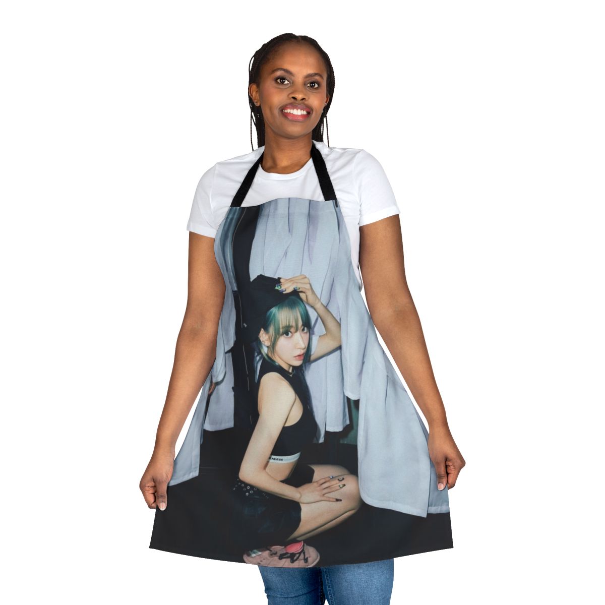 Apron featuring the logo and members of the K-pop group Le Sserafim