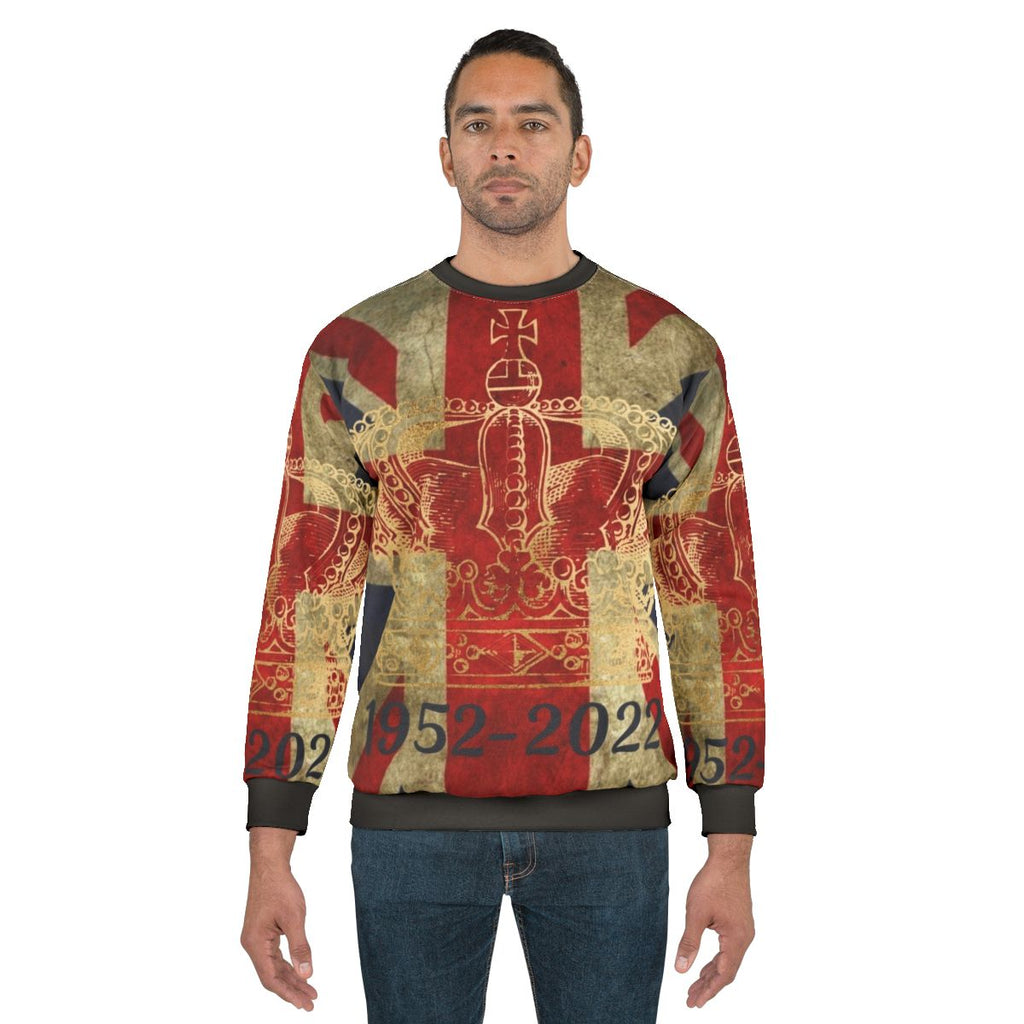 Platinum Jubilee Sweatshirt Featuring Queen Elizabeth II, Union Jack Flag, and Crown
