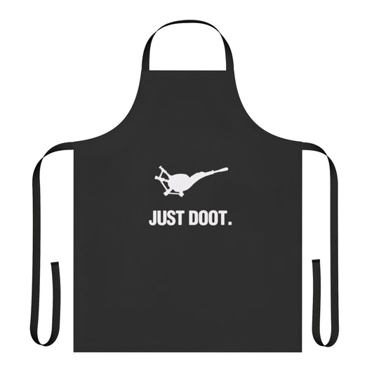 A white apron with a "doot" horn design, inspired by the Monster Hunter video game series.