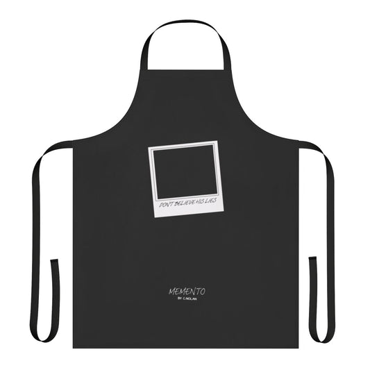 Minimalist movie poster apron featuring the cult film Memento