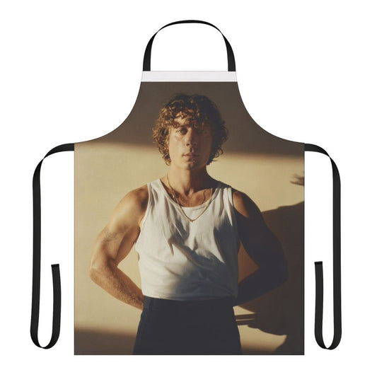 Jeremy Allen White actor inspired apron