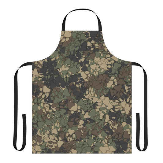 A high-quality apron featuring a wolf paw print camouflage pattern, perfect for outdoor cooking and hunting enthusiasts.