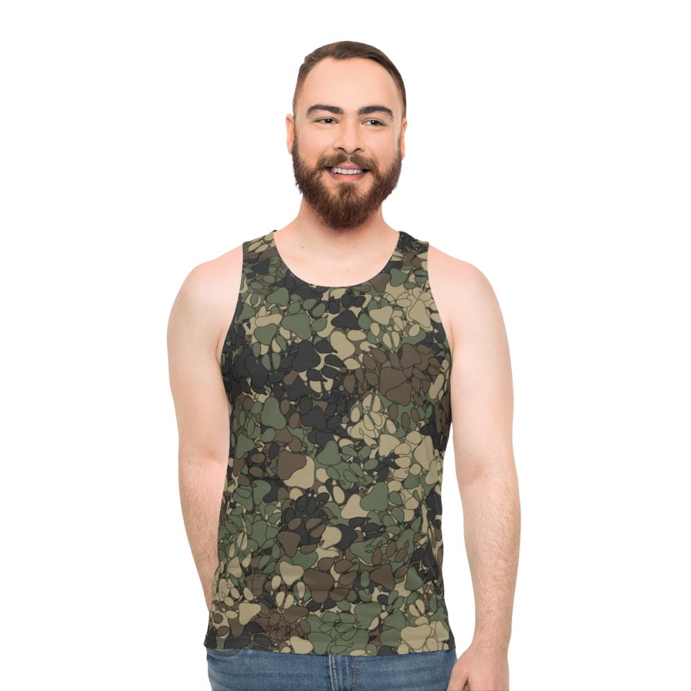 Unisex wolf paw prints camo military style tank top